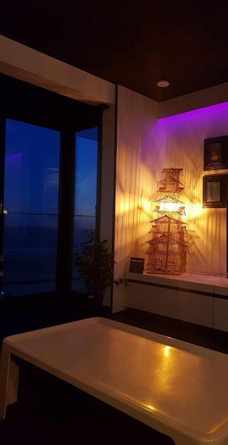Modern appartement met frontaal zeezicht en privé parking Knokke-Heist Buitenkant foto