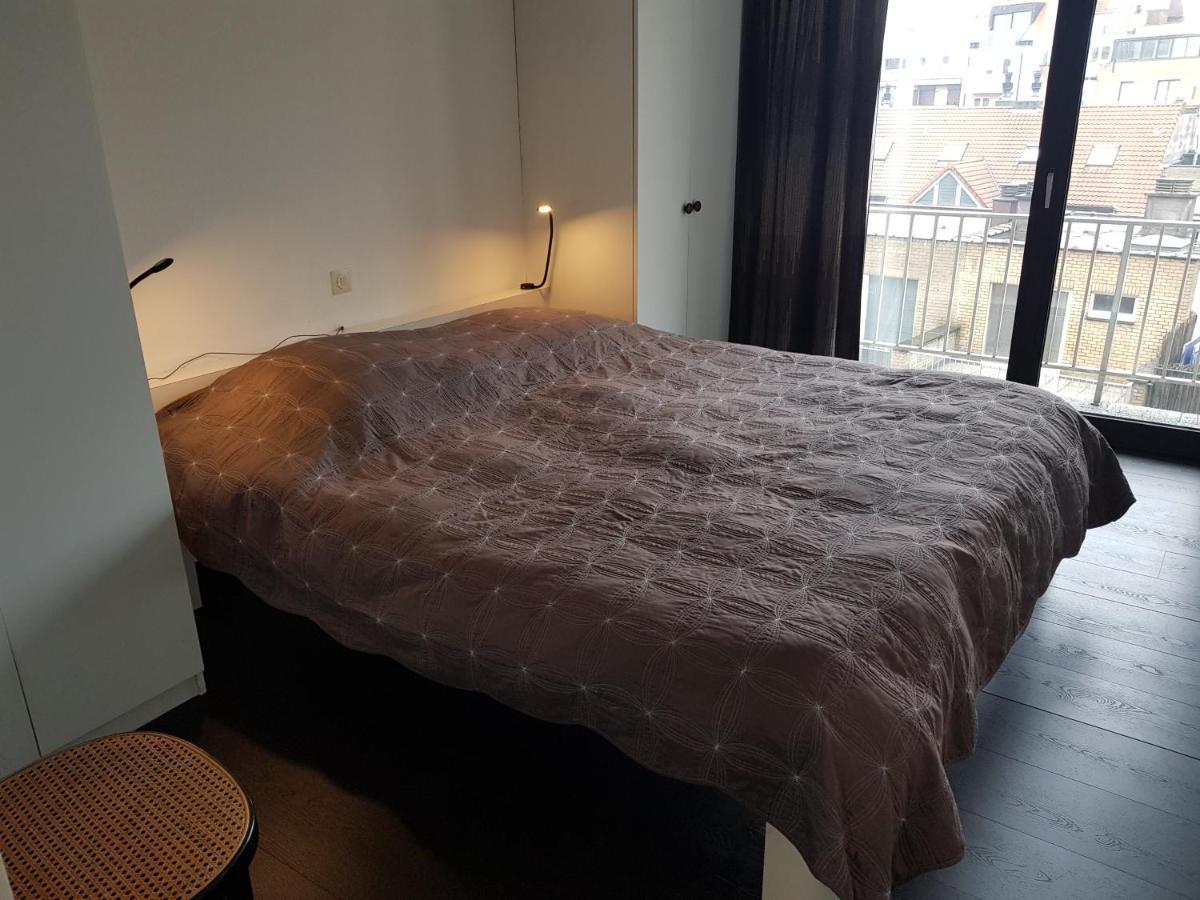 Modern appartement met frontaal zeezicht en privé parking Knokke-Heist Buitenkant foto