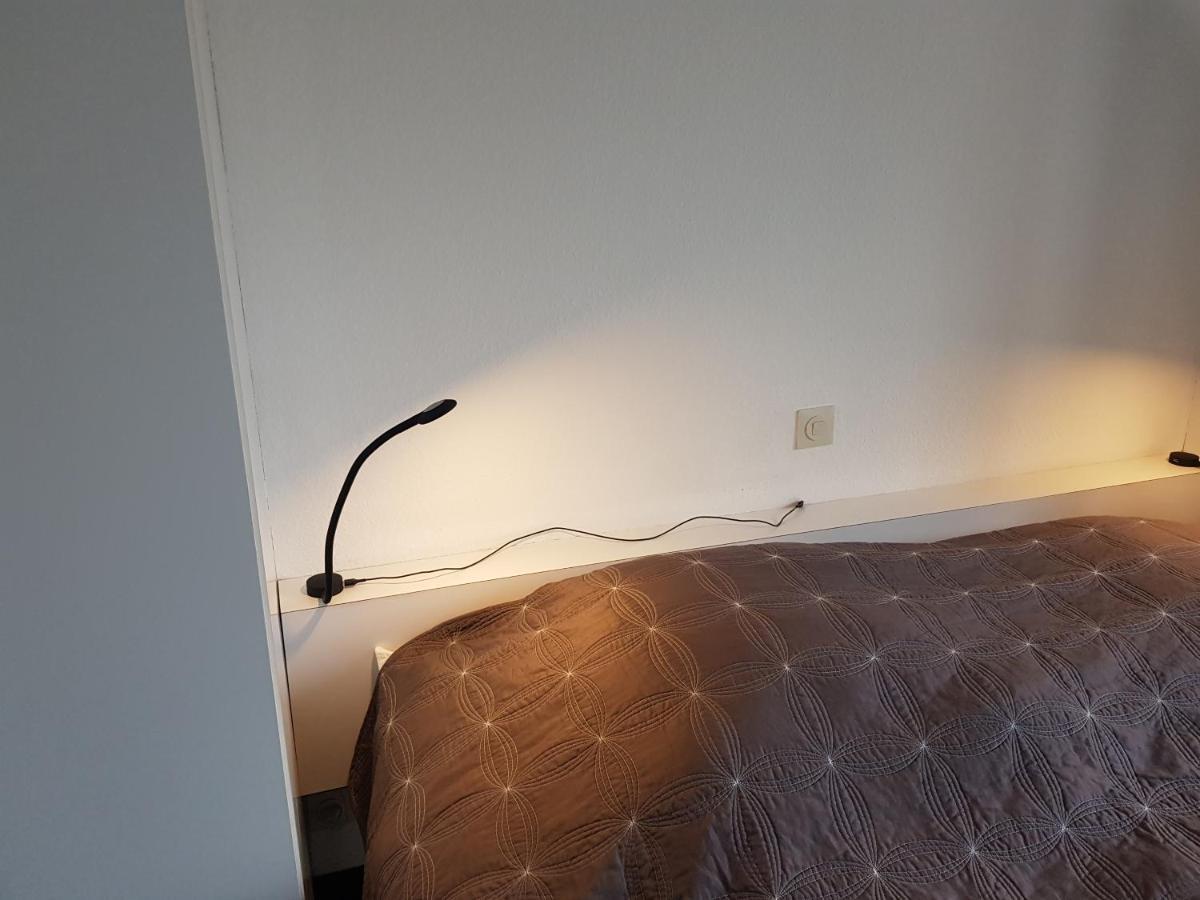 Modern appartement met frontaal zeezicht en privé parking Knokke-Heist Buitenkant foto